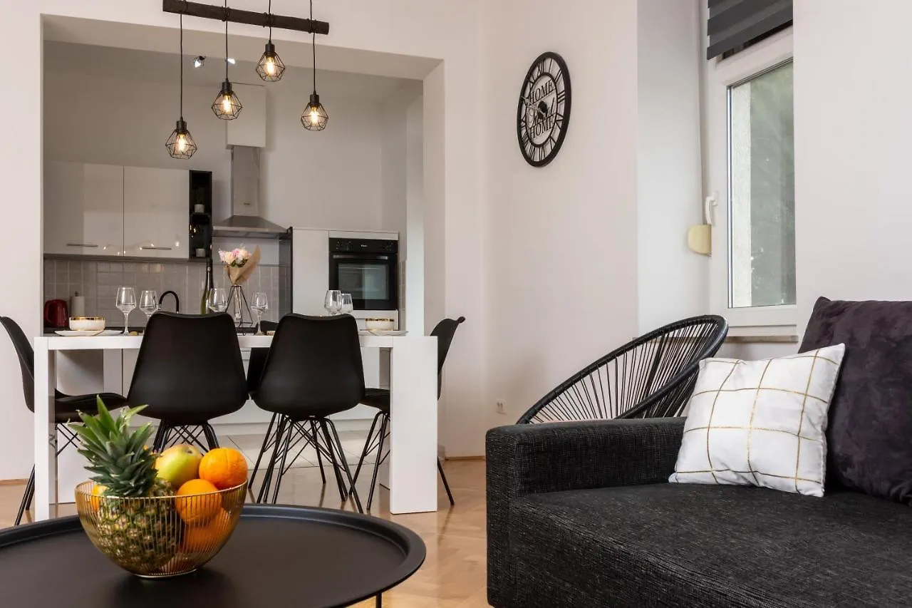 Apartment Apartman Gold Kastela