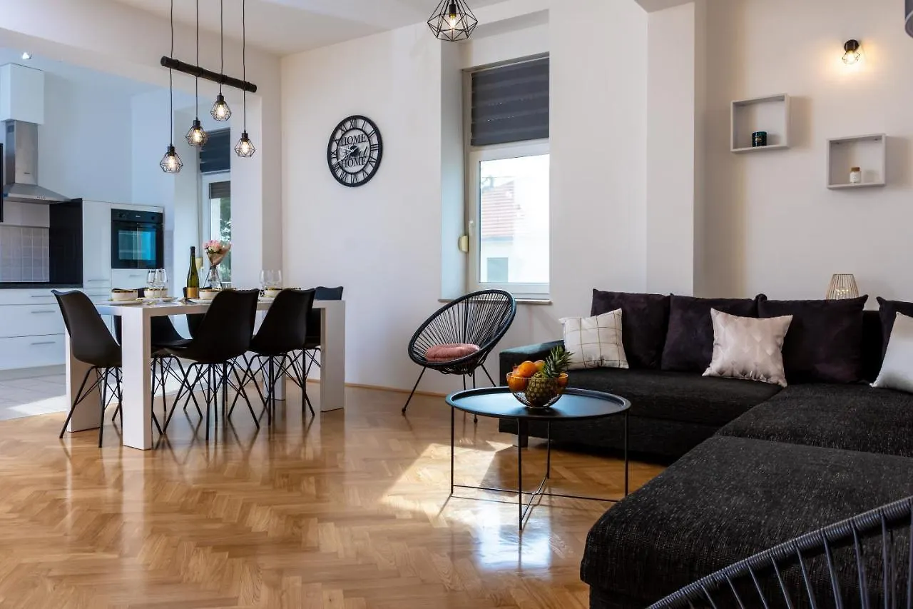 Apartment Apartman Gold Kastela