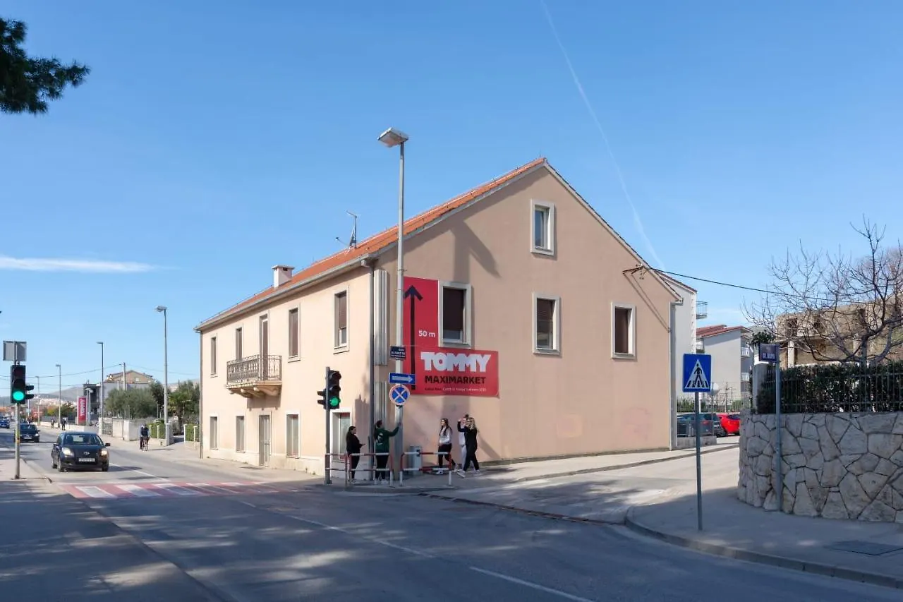 Apartment Apartman Gold Kastela